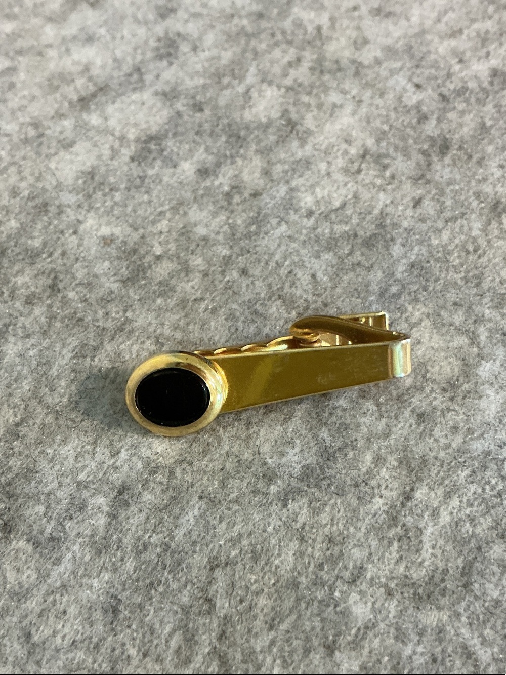 Gold-tone Men's Tie Clip with Black Oval Accent